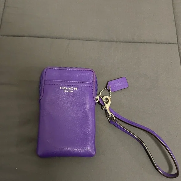 Coach Vibrant Purple Leather Phone Case Wristlet - Picture 1 of 4